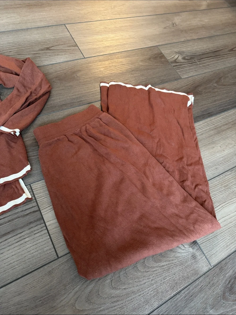 *Women’s Brown Two-Piece Lounge Set with Cream Trim